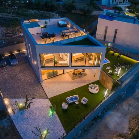 Luxury Split