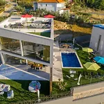 Luxury Split * פודסטראנה